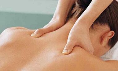 Halsspaltenmassage mit Osteochondose